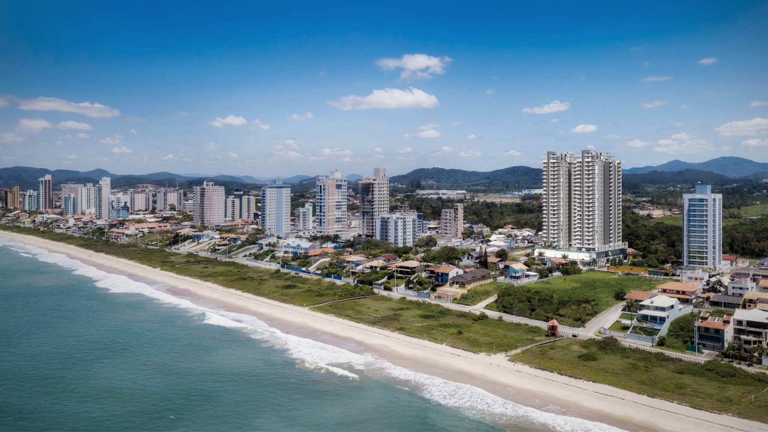 Conheça Balneário Piçarras: Qualidade de Vida, Economia e Mercado Imobiliário